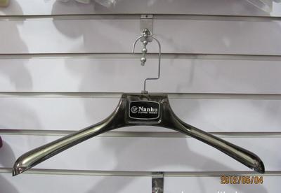 供應(yīng)寵物衣架，廠家直銷，量大從優(yōu)，歡迎來電批發(fā)